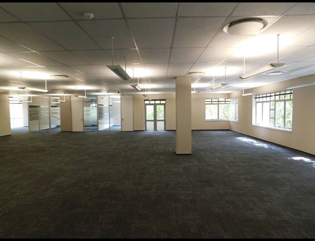 1,020M² OFFICE TO LET IN ILLOVO